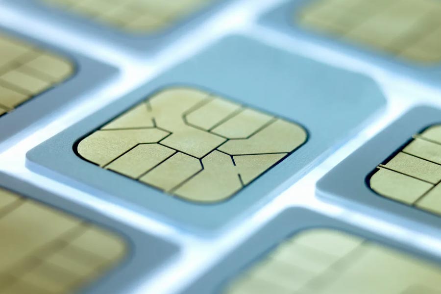 এক পরিচয়পত্রে একসঙ্গে অনেক সিম কেনার অপব্যবহার সম্পর্কে বলতে গিয়ে, কেন্দ্রীয় মন্ত্রী অশ্বিনী বৈষ্ণব অগস্ট মাসে বলেছিলেন, “আগে মানুষ একসঙ্গে অনেক সিম কার্ড কিনতেন। সেই ব্যবস্থাও ছিল। তবে এই নিয়ম বদলে যাচ্ছে। নতুন নিয়মে প্রতারণা কমবে।’’