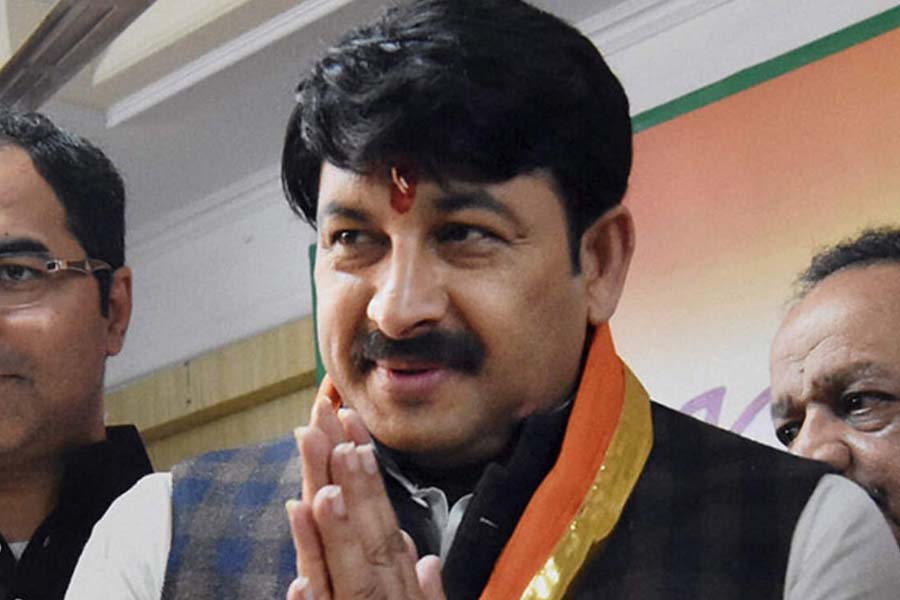 মোদী সরকারের এই পদক্ষেপ কতটা কার্যকরী হবে বাস্তবে, তা নিয়ে সন্দিহান বিরোধী দলগুলি। তাদের বক্তব্য, রাজনীতি এখন বহুলাংশে প্রযুক্তি-প্রভাবিত। আর এ ক্ষেত্রে ‘সুবিদিত’ বিজেপির আইটি সেল। ২০২০ সালে দিল্লিতে ভোটের সময়ে ছড়িয়ে পড়া মনোজ তিওয়ারির ‘ডিপফেক’ ভিডিয়োর কথা মনে করিয়ে দিচ্ছে তারা।