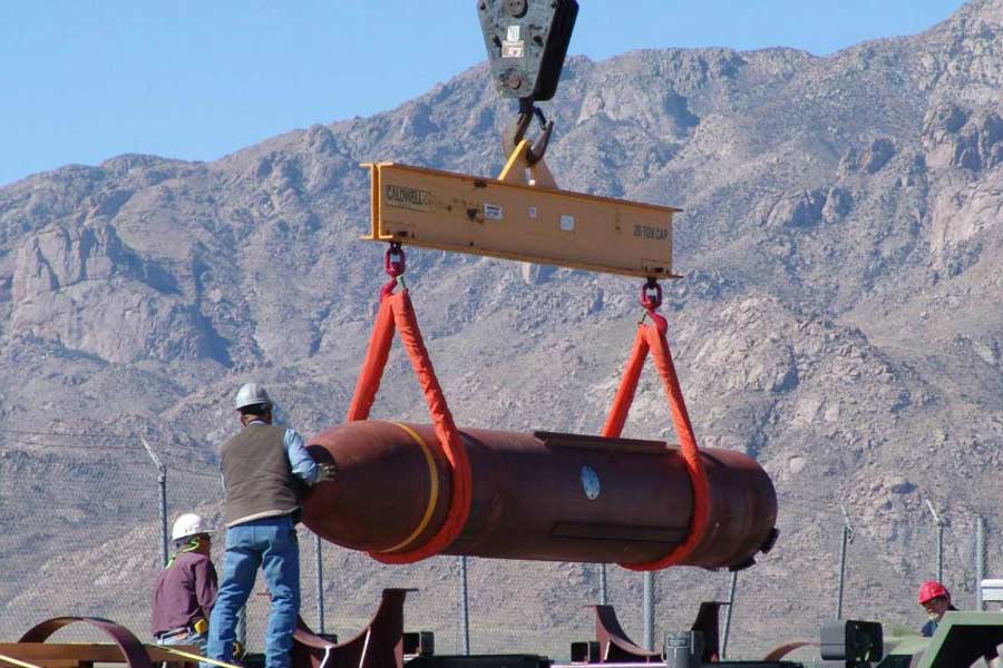 বিএলইউ-এর পুরো কথা হল বম্ব লাইভ ইউনিট। আমেরিকার বায়ুসেনা এই ধরনের বোমা ব্যবহার করে।