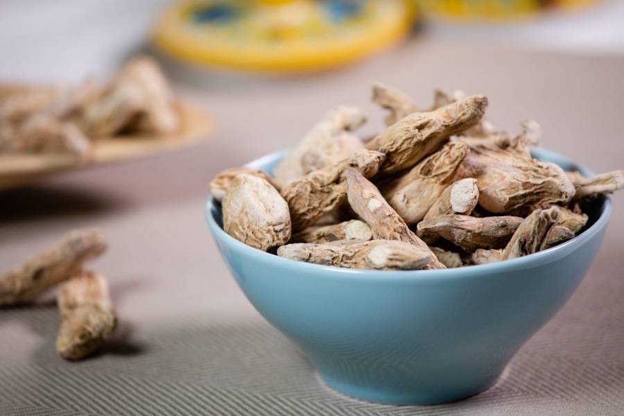 Health Benefits of consuming dry ginger in winter.