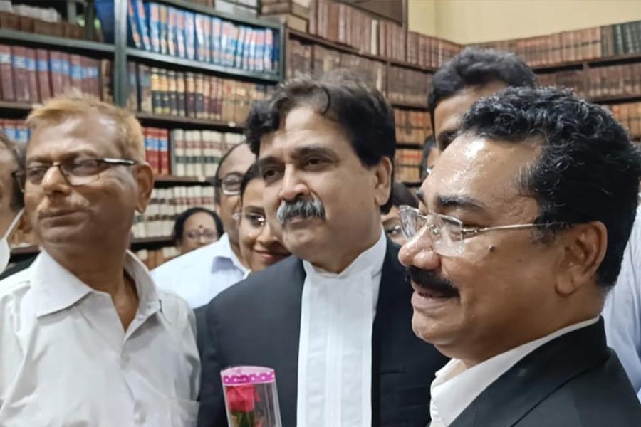 image of Justice Abhijit Gangopadhyay