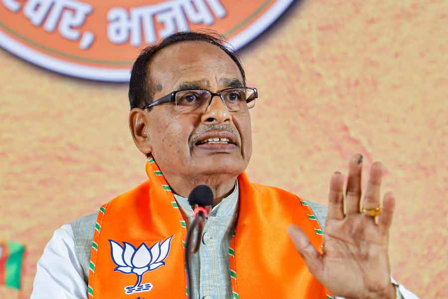 বিজেপির সঙ্গে টেক্কা দিতে একাধিক সামাজিক প্রকল্প চালুরও প্রতিশ্রুতি দিয়েছিল কংগ্রেস। তবে ভোট-ফলাফলেই ইঙ্গিত, বিজেপির উপরে এখনই আস্থা হারাতে নারাজ ভোটদাতাদের বড় একটি অংশ।