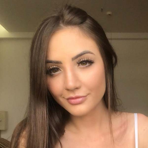 . সেই ছবিতে দেখা যাচ্ছে, এক বার্তায় নেমার প্রশ্ন করেছেন, ‘‘তোমার কি নগ্ন ছবি আছে? কোথায় রয়েছে? আমি দেখতে চাই।’’