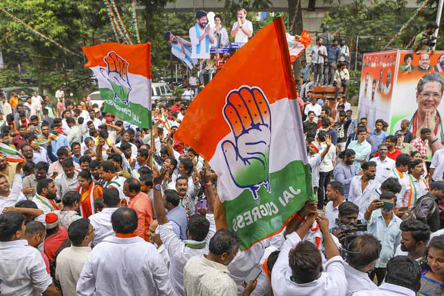 কংগ্রেসের গাওস্কর বরাবই মুখচোরা স্বভাবের। এত দিন মূল স্রোতের রাজনীতিতে আছেন, কিন্তু কোনও চ্যানেল বা সংবাদমাধ্যমে সাক্ষাৎকার দেখা গিয়েছে কদাচিৎ। কর্নাটকের বেল্লারি থেকে স্কুলের পড়া শেষ করে তামিলনাড়ুর আন্না বিশ্ববিদ্যালয় থেকে স্নাতক হন কানুগোলু। তার পর আমেরিকার নিউ ইয়র্ক বিশ্ববিদ্যালয় থেকে এমবিএ। ফিনান্সেও স্নাতকোত্তর করেন সেই বিশ্ববিদ্যালয় থেকেই।