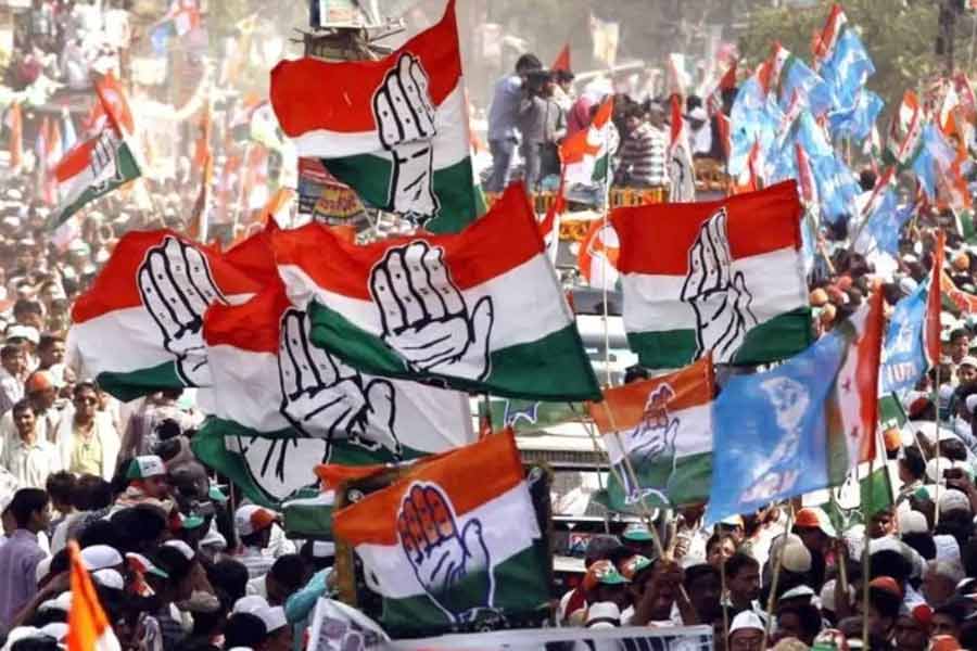 চার রাজ্যের ভোটের ফল বলছে, একমাত্র তেলঙ্গানা ছাড়া কংগ্রেসের হাতে আর কিছুই নেই। এই প্রেক্ষিতে প্রশ্ন ওঠা স্বাভাবিক যে, কানুগোলুকে যদি ওই দুই রাজ্যেও কাজে লাগানো যেত, ফল কি অন্য রকম হতে পারত? সম্ভব হত বিজেপিকে হারানো? উত্তরটা চিরকাল অজানাই থাকবে। কিন্তু বিজেপির এই জয়রথ ছোটানোর আবহে কংগ্রেসের তেলঙ্গানা জয়ের পর সেই উত্তর খুঁজতে মরিয়া বহু কংগ্রেসকর্মীই।