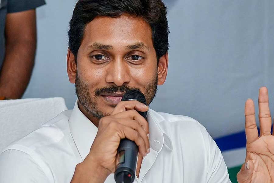 তবে সরাসরি এনডিএ শিবিরে নাম লেখায়নি বিজেডি কিংবা জগন্মোহন রেড্ডির ওয়াইএসআর কংগ্রেস। 