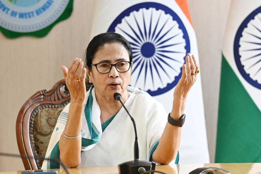 হিমাচল ছাড়াও কংগ্রেস একার জোরে ক্ষমতায় রয়েছে কর্নাটকে। শনিবারের পর তালিকায় যুক্ত হল তেলঙ্গানার নাম। পশ্চিমবঙ্গে ক্ষমতায় রয়েছে তৃণমূল। 