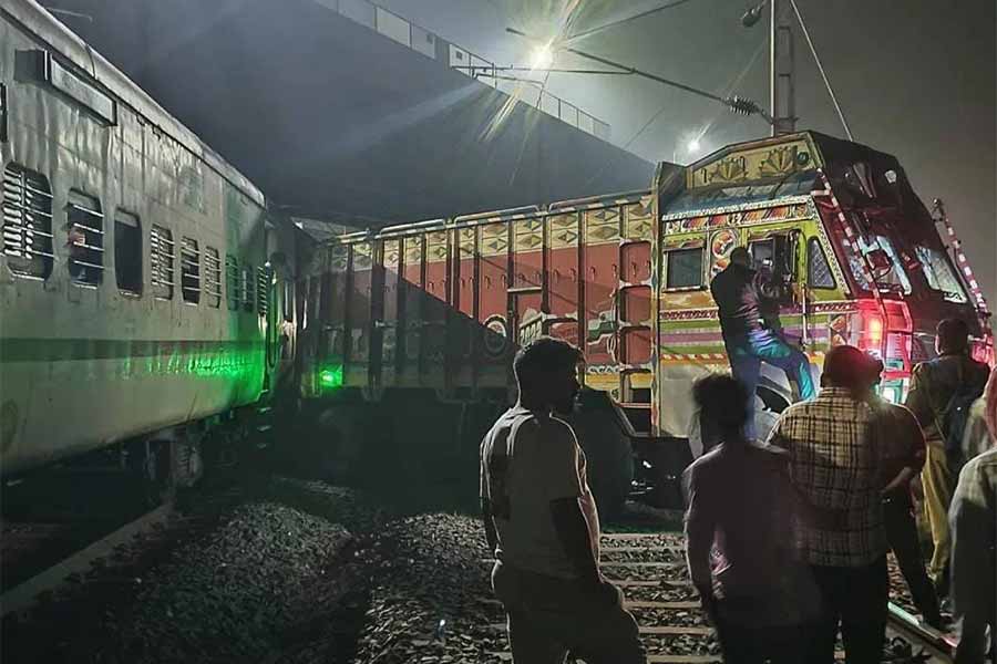 North Bengal bound train collided with a loaded lorry in Farakka of Murshidabad district