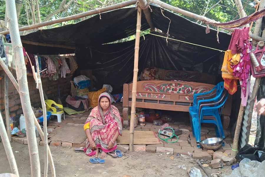 এ ভাবেই দিন কাটছে ভাঙন দুর্গতদের। 