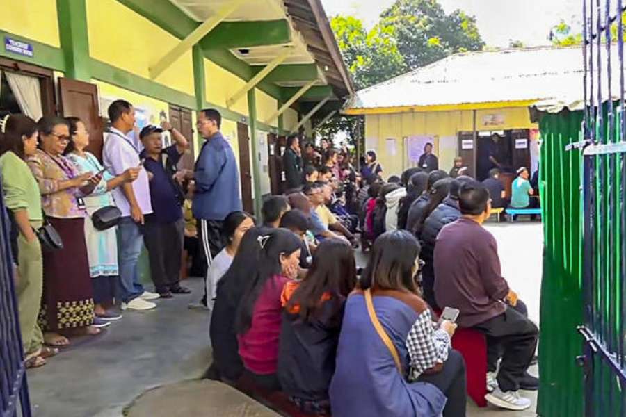 ওই ভোটে বিদায়ী মুখ্যমন্ত্রী কংগ্রেসের লালথানহাওলাকে সেরচিপ আসনে পরাস্ত করেন লালডুহোমা। এর পর আনুষ্ঠানিক ভাবে ‘রাজনৈতিক দল’ হিসাবে আত্মপ্রকাশ করে জ়েডপিএম, তার সভাপতি হন লালডুহোমা।