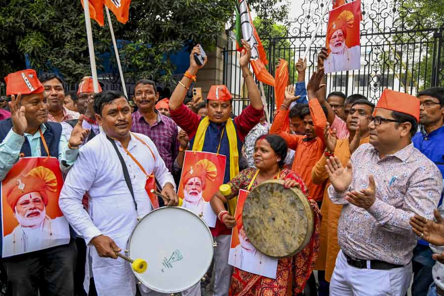রবিবারই রাজস্থান বিধানসভার ফল প্রকাশিত হয়েছে। ১৯৯টি আসনের মধ্যে ১১২টিতে জিতেছে বিজেপি। রাজস্থানে সরকার গঠন করতে চললেও কাকে মুখ্যমন্ত্রী করা হবে, তা এখনও জানায়নি বিজেপি।
