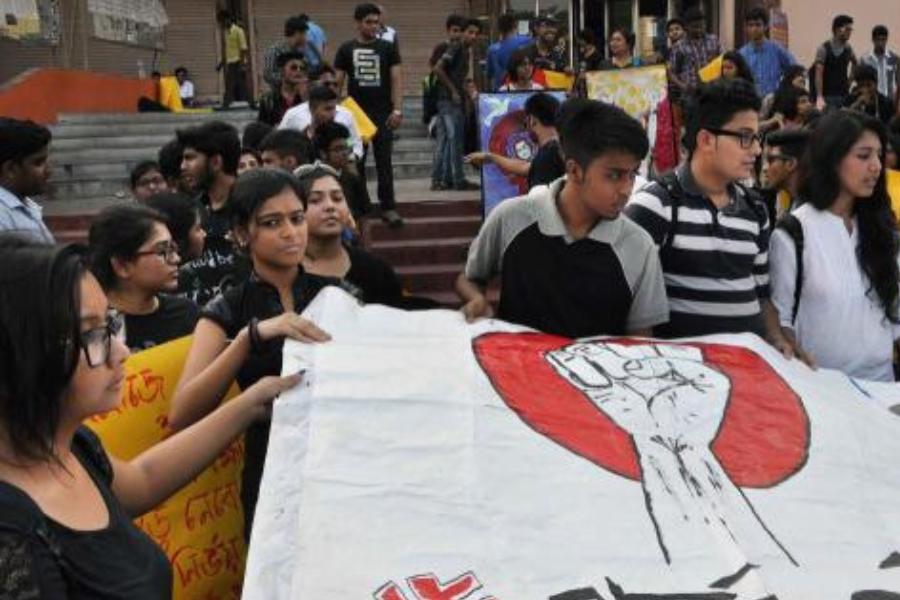 এনসিআরবি-র রিপোর্টে অবশ্য স্পষ্ট করে দেওয়া হয়েছে যে, শুধুমাত্র এই পরিসংখ্যান বা রিপোর্টের ভিত্তিতে রাজ্যের সঙ্গে রাজ্যের কিংবা শহরের সঙ্গে শহরের আইনশৃঙ্খলা পরিস্থিতির তুলনা করা যুক্তিযুক্ত নয়। কারণ, এই রিপোর্ট তৈরি হয় মূলত থানায় দায়ের হওয়া অভিযোগের ভিত্তিতে।