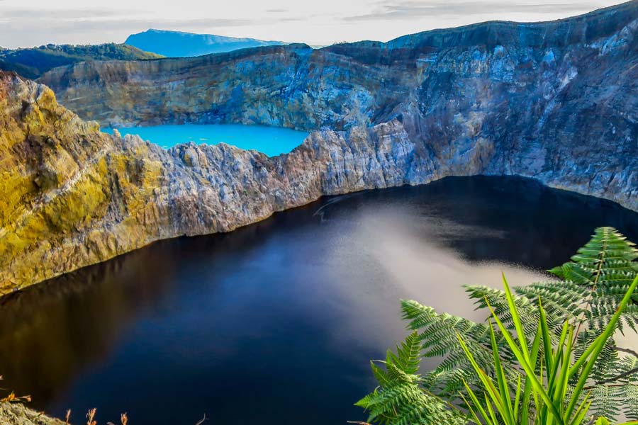 তবে খাওয়াদাওয়ার ব্যাপারে বড্ড দরাজদিল। দিনে ছ’বার থালা সাজিয়ে দিলেও মুখে না নেই। ডান হাতের পুজোয় তাদের সোজাসাপটা ‘যত পাই, তত চাই’ নীতি।