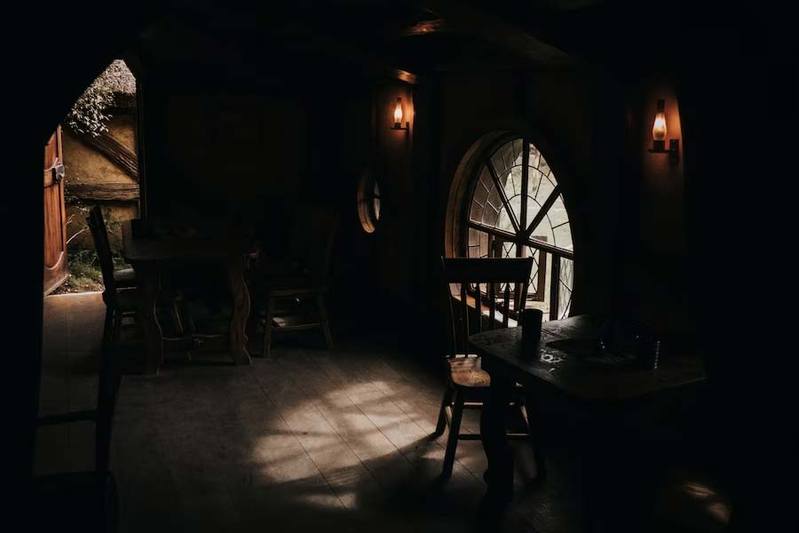 ফোর্থ জানিয়েছেন, এমন অন্তত ৩০ জন প্রত্যক্ষদর্শীর সঙ্গে ব্যক্তিগত ভাবে কথা বলেছেন তিনি। তাঁর মনে হয়েছে, লোকালয়ে এমন অদ্ভুতদর্শন জীবের অস্তিত্বের কথা জেনে কিছুটা ভয়ই পেয়েছেন স্থানীয় বাসিন্দারা।