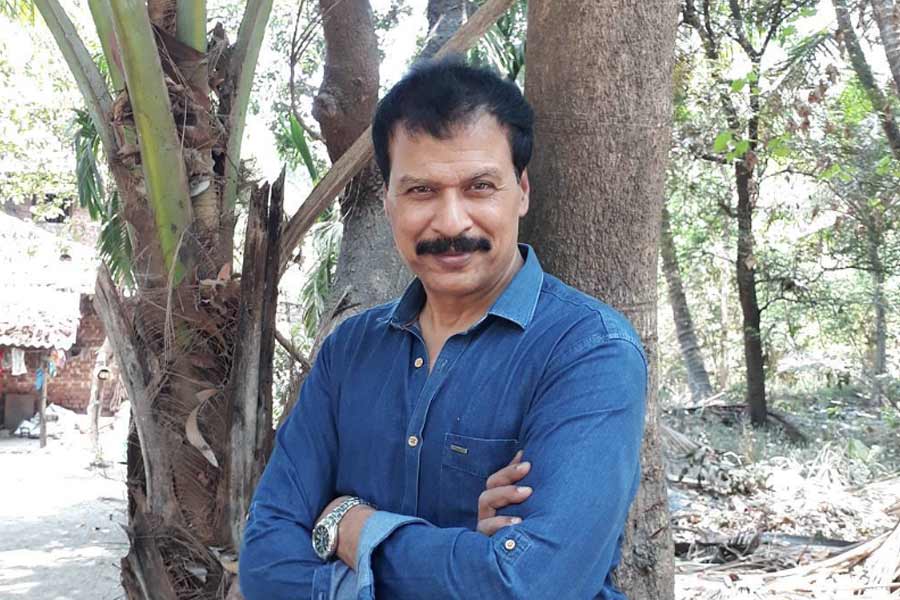 সিআইডি-র জন্য দীনেশ এতটাই পরিচিতি পেয়েছিলেন যে, তাঁকে রাস্তাঘাটে মানুষে ইনস্পেক্টর ফ্রেডরিক্‌স নামেই ডাকতে শুরু করেন।