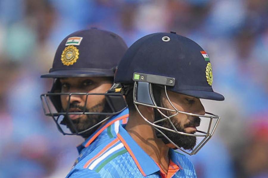 অন্য দিকে তালিকাতেই নেই বিরাট কোহলি, রোহিত শর্মারা। ২০২২ সালের টি-টোয়েন্টি বিশ্বকাপের সেমিফাইনালে হারের পর থেকে আর কুড়ি-বিশের ক্রিকেটে দেখা যায়নি তাঁদের। তাই তাঁদের ভাঁড়ার শূন্যই।