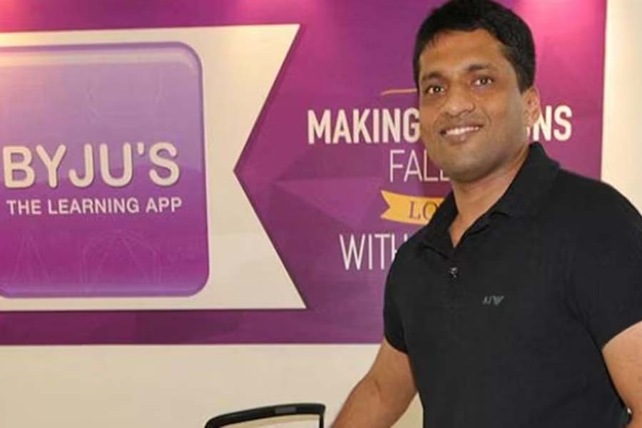 ইঞ্জিনিয়ারিংয়ের পড়াশোনা শেষ করে চাকরি করছিলেন। সেই সময় প্রতিযোগিতামূলক পরীক্ষা ‘ক্যাট’-এর জন্য প্রস্তুতি নিচ্ছিল তাঁর বন্ধু। অবসরে তাঁকে অঙ্কে সাহায্য করতেন বাইজু। 