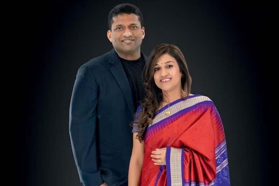 বাইজুর স্ত্রী দিব্যা গোকুলনাথও একজন ক্যাটের ছাত্রী। এক সময় বাইজুরও ছাত্রী ছিলেন তিনি। সেখান থেকেই প্রেম এবং বিয়ে। শেষে বাইজুর ব্যবসার অংশীদার হন দিব্যা।