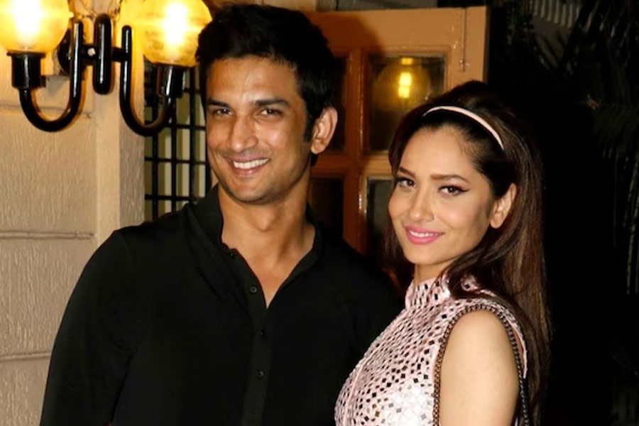 নিন্দকেরা আবার বলেছেন, সুশান্তের কথা বলে বিগ বসের সপ্তদশ মরসুম জিততে চাইছেন অঙ্কিতা। তাই বার বার প্রাক্তন প্রেমিকের নাম করছেন তিনি। এ ভাবে সমবেদনা আদায় করছেন দর্শকদের। এমনটাই মনে করছেন সমাজমাধ্যম ব্যবহারকারীদের একটা বড় অংশ।