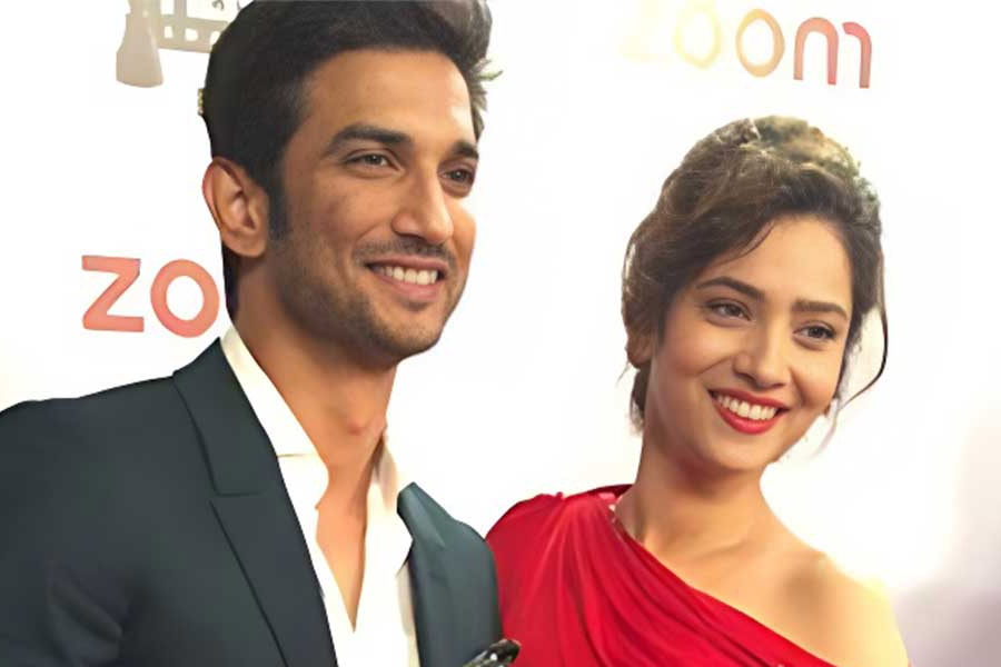 এর পরেই অঙ্কিতা জানিয়েছিলেন, কেন ওই ঘটনা হয়েছিল। তাঁর কথায়, ‘‘আমি জানি কেন ওই ঘটনা ঘটেছিল। আমি তখন বলেওছিলাম সকলকে। কেউ তখন আমার কথা বিশ্বাস করেনি।’’ যদিও তিনি কী বলেছিলেন, তা আর খোলসা করেননি।