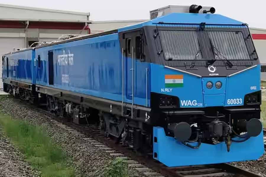 রেলের দাবি, এটাই এ পর্যন্ত দেশের সবচেয়ে শক্তিশালী লোকোমোটিভ। ১২,০০০ অশ্বশক্তি সম্পন্ন এই ইঞ্জিনটিকে রেল বলছে, ‘বিস্ট অফ ইন্ডিয়ান রেলওয়েজ’।