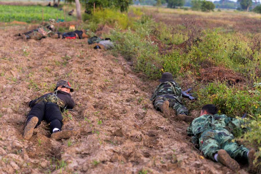 ২০২১ সালের ফেব্রুয়ারিতে সেনা অভ্যুত্থান ঘটিয়ে আউং সান সু চি-র ‘ন্যাশনাল লিগ ফর ডেমোক্র্যাসি’ (এনএলডি)-র সরকারকে উৎখাত করে দেশের ক্ষমতা দখল করে সামরিকবাহিনী। তার পর থেকে সে দেশে চলছে একচ্ছত্র সামরিক শাসন। ইতিহাসের পাতায় ঠাঁই পেয়েছে গণতন্ত্র এবং মানুষের অধিকারের মতো শব্দগুলি। সেই পরিস্থিতির পরিবর্তন কি সূচিত হচ্ছে টিবিএ হানার মধ্যে দিয়ে? 