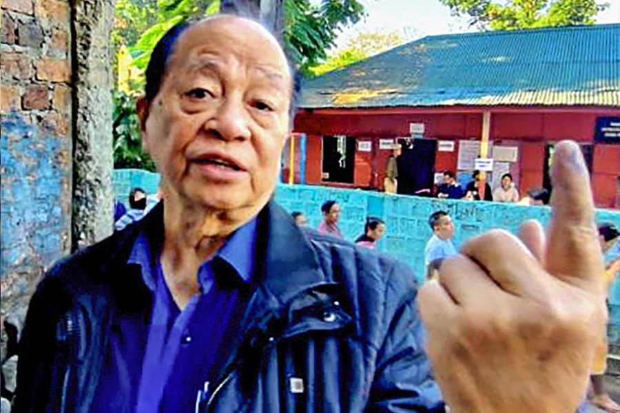 তার পর অবশ্য আইজল পুরসভার কাউন্সিলর হিসাবেও দায়িত্ব পালন করেছেন তিনি। ব্যারিলের জয় লিঙ্গসাম্য নিয়ে ইতিবাচক বার্তা দেবে বলে মনে করছেন সে রাজ্যের অনেকেই।