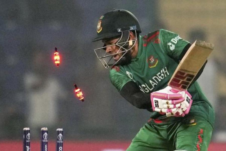 ক্রিকেটের নিয়ম অনুযায়ী, এটি আগে ‘হ্যান্ডলিং দ্য বল’ নামে পরিচিত ছিল। কিন্তু ২০১৭ সালে ক্রিকেটীয় আইনে এই আউটের নাম বদল করা হয়।