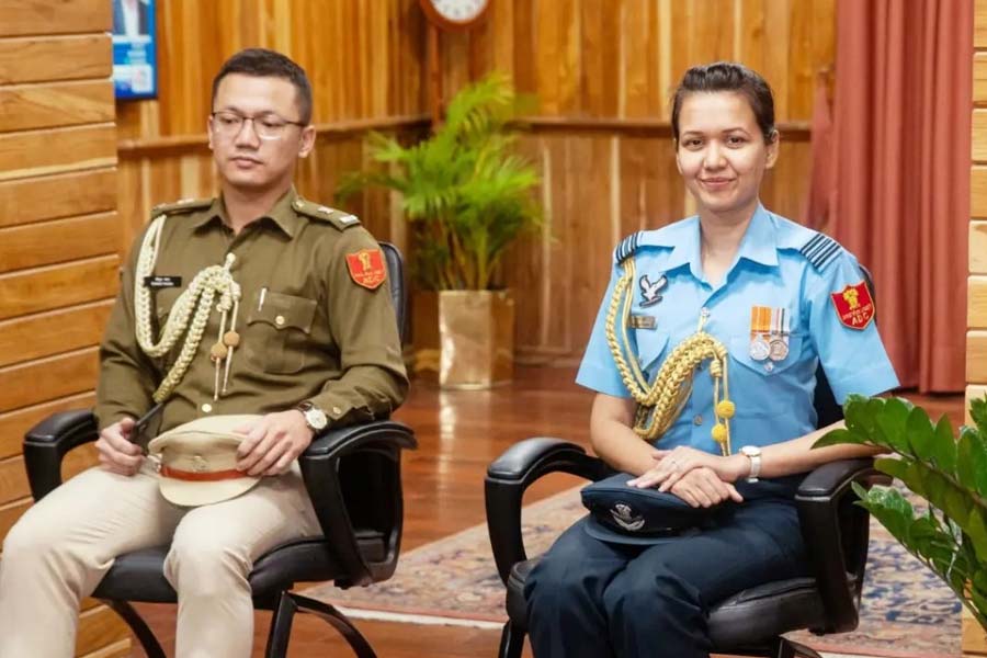 সেনা বিভাগেরই একটি সম্মানীয় পদ এটি। দেশ, রাজ্য অথবা সেনাবাহিনীর শীর্ষপদে যিনি রয়েছেন, তাদের ব্যক্তিগত সহায়ক বা আপ্তসহায়কের দায়িত্ব পালন করাই এঁদের কাজ। 