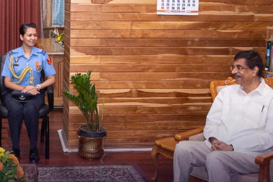 গত ২৯ নভেম্বর, সোমবার মিজোরামের রাজ্যপাল হরি বাবু কম্ভামপাতির এইড-দ্য-কাঁ হিসাবে রিপোর্ট করেন মনীষা। আইজলের রাজভবনে গিয়ে রাজ্যপালের সঙ্গে দেখা করেন। 