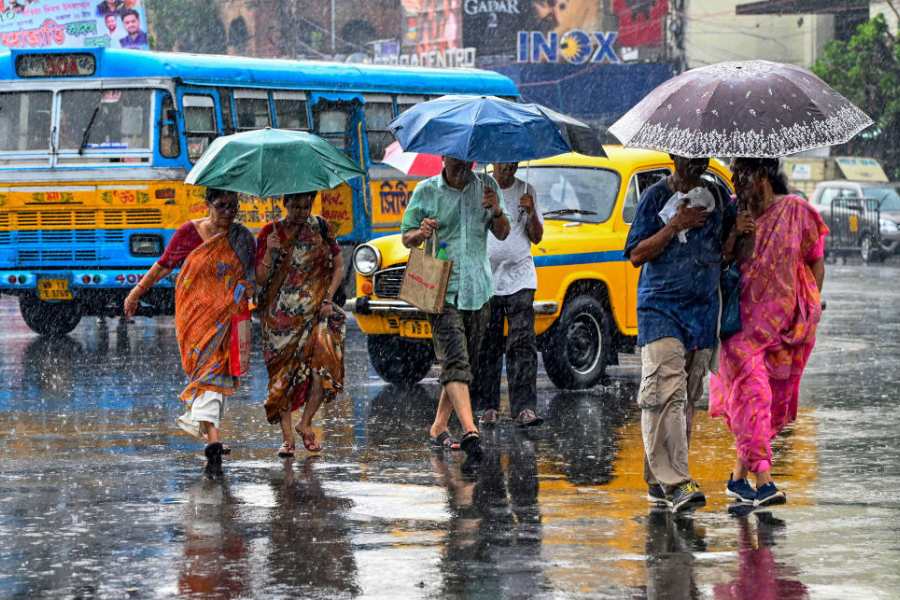 এই জেলাগুলি হল দুই ২৪ পরগনা, দুই মেদিনীপুর, হাওড়া, কলকাতা, হুগলি, পুরুলিয়া, ঝাড়গ্রাম, বাঁকুড়া, দুই বর্ধমান, বীরভূম, মুর্শিদাবাদ, নদিয়া।
