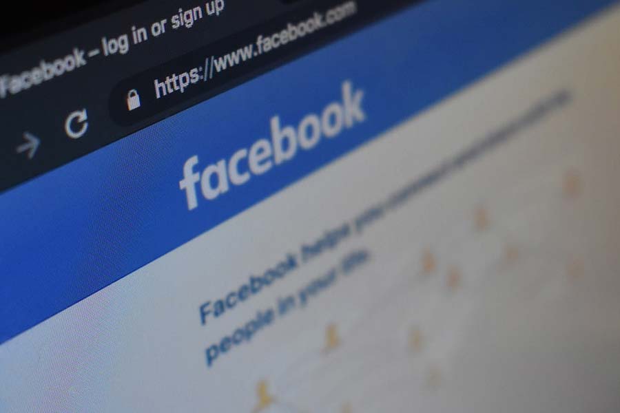 বিশ্ব জুড়ে ফেসবুক ব্যবহারকারীদের বৈধ অ্যাকাউন্টগুলি থেকে বিধি ভেঙে বিভিন্ন ছবি ও তথ্য সংগ্রহ করে চিনা ভুয়ো অ্যাকাউন্টগুলি সেগুলি মিথ্যা প্রচারের কাজে ব্যবহার করছে। 