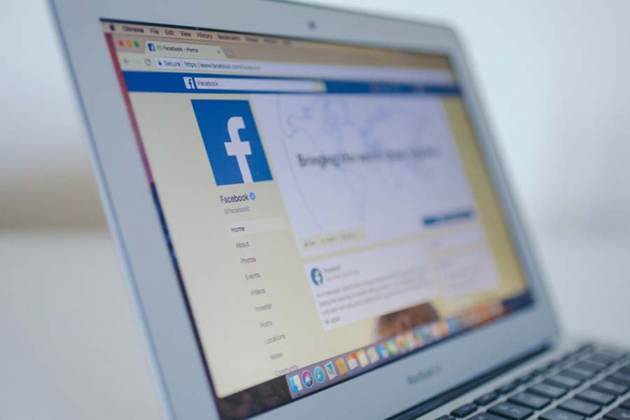 এমনকি ‘মেটা’র ত্রৈমাসিক প্রতিবেদনে অভিযোগ করা হয়েছে, এক্স হ্যান্ডলে (সাবেক টুইটার) পোস্ট করা বিভিন্ন ছবি ও লেখাও দেদার হাতিয়ে নিচ্ছে চিনারা। তার পর মিথ্যা প্রচারের পোস্ট নিজেদের মধ্যে শেয়ার করে ছড়িয়ে দিচ্ছে।