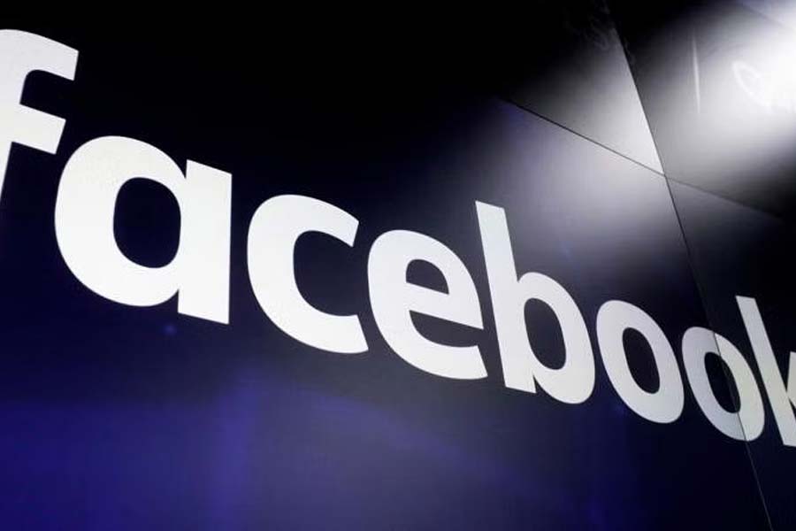 ২০১৪ সালে ভারতে লোকসভা ভোট। আগামী বছর আমেরিকাতেও প্রেসিডেন্ট নির্বাচন হওয়ার কথা। ‘মেটা’র ত্রৈমাসিক প্রতিবেদনে সতর্কবার্তা— ভুয়ো চিনা অ্যাকাউন্টগুলি থেকে দু’দেশের নির্বাচনকে নিশানা করে মিথ্যা প্রচার চালানো হতে পারে। 