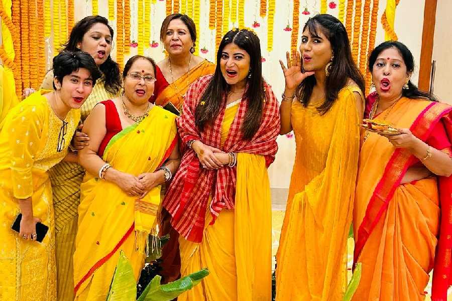 Word in the air is Tollywood actress Sandipta Sen has to change her wedding decoration due to bad weather