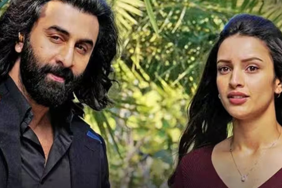 এই ছবির পর লাফ দিয়ে জনপ্রিয়তা বেড়েছে তাঁর। সমাজমাধ্যমে ৬ লক্ষ অনুরাগী থেকে তা গিয়ে দাঁড়িয়েছে ২০ লক্ষে। কিন্তু এই ছবি যেমন তৃপ্তিকে তাঁর কাঙ্ক্ষিত পরিচিতি দিয়েছে, তেমনই বিতর্কে জড়িয়েছেন অভিনেত্রী। 