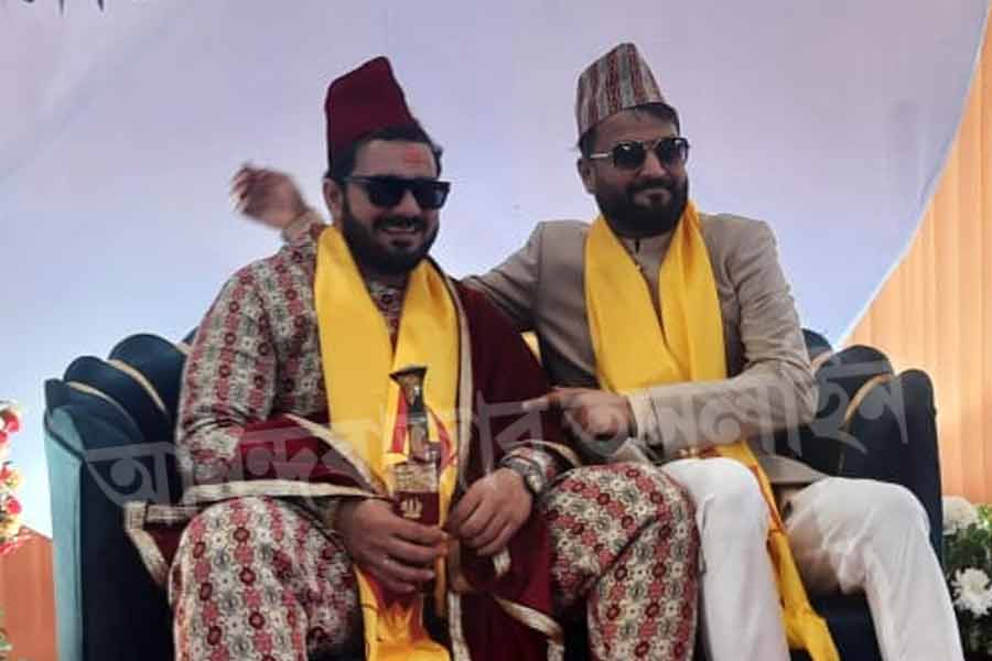 মমতা জানিয়েছিলেন, ববির স্ত্রী আবেশের ভিক্ষা মা। সেই কারণেই ববি বরকর্তা হয়েছেন। 