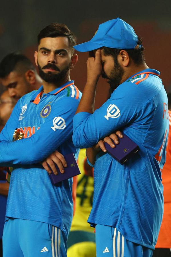 আন্তর্জাতিক টি-টোয়েন্টিতে কোহলি বিশ্বের সর্বাধিক রান সংগ্রাহক। এ ছাড়া ৫০-এর উপর গড়ে ১০০০ রান রয়েছে। নির্বাচকদের ইঙ্গিত, পরের আইপিএলে যদি কোহলি ভাল খেলতে পারেন তা হলে টি-টোয়েন্টি বিশ্বকাপে ভাবা যেতে পারে।