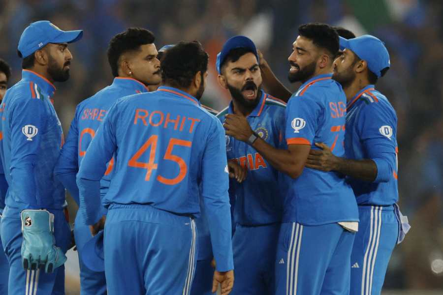 যদি কোহলি ভবিষ্যতে এই ফরম্যাটে না খেলতে চান, তা হলে বোর্ড কোনও আপত্তি করবে না। দক্ষিণ আফ্রিকা সিরিজ়‌ে কোহলি এমনিতেই টি-টোয়েন্টিতে খেলবেন না। এর পর আফগানিস্তান সিরিজ়‌ রয়েছে।