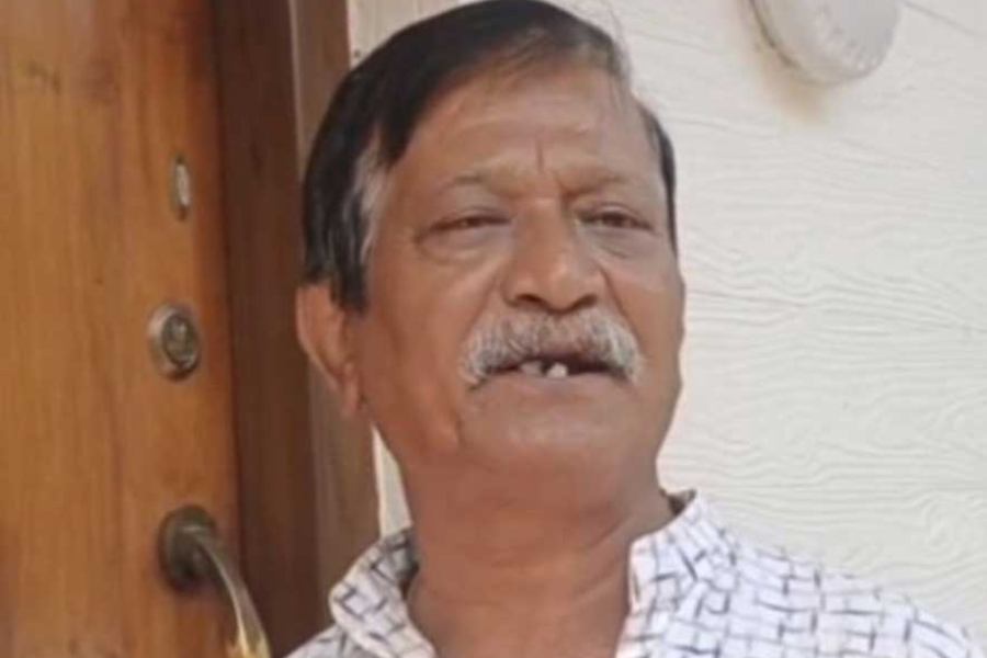 অন্য দিকে, এসএসকেএম থেকে জানানো হয়েছে, গলার স্বরের নমুনা দিতে প্রস্তুত নন সুজয়। আদালতের নির্দেশ সত্ত্বেও তাই তাঁর স্বরের নমুনা সংগ্রহ করা যায়নি এত দিন।