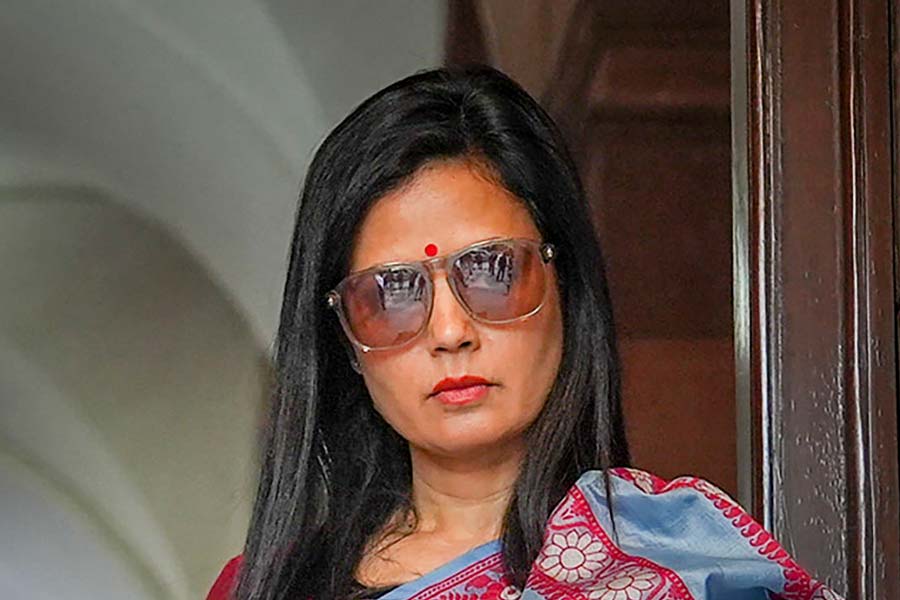 Supreme Court rejected Mahua Moitra’s appeal for fast hearing on expulsion from Lok Sabha as a MP