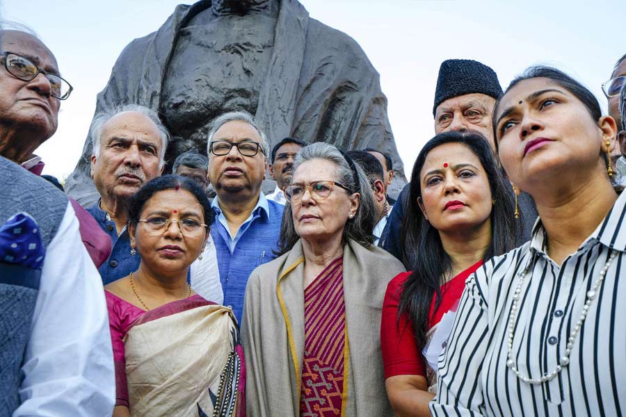 Timeline on Mahua Moitra's 'Cash For Query' case controversy