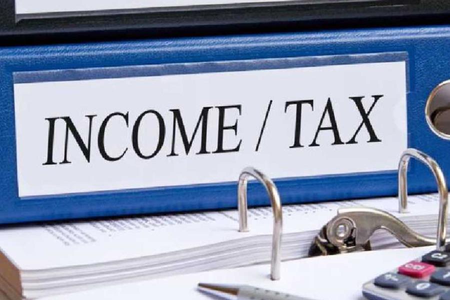 ওড়িশায় মদের যে সব কারখানায় তল্লাশি চালানো হয়েছে, সেই সব কারখানার সঙ্গে বিজু জনতা দলের (বিজেডি) বিধায়ক যোগেশ সিংহের ঘনিষ্ঠ যোগ রয়েছে বলে অভিযোগ তুলেছেন সুন্দরগড়ের বিজেপি বিধায়ক কুসুম তেতে।