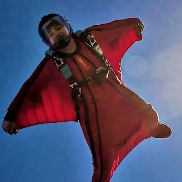 শুধু কি তাই, শীতল যে নতুন ইতিহাস তৈরি করলেন, সেই ইতিহাস নাছোড় লড়াইয়ের, হাল না ছেড়ে লক্ষ্যের দিকে একাগ্রচিত্তে এগিয়ে যাওয়ার। সেই ইতিহাসের পাতায় লেখা থাকবে শীতলের চাঁদে দাঁত চাপা লড়াইয়ের কথাও। পদ্মশ্রী সেই নাছোড় লড়াইয়েরই স্বীকৃতি। 