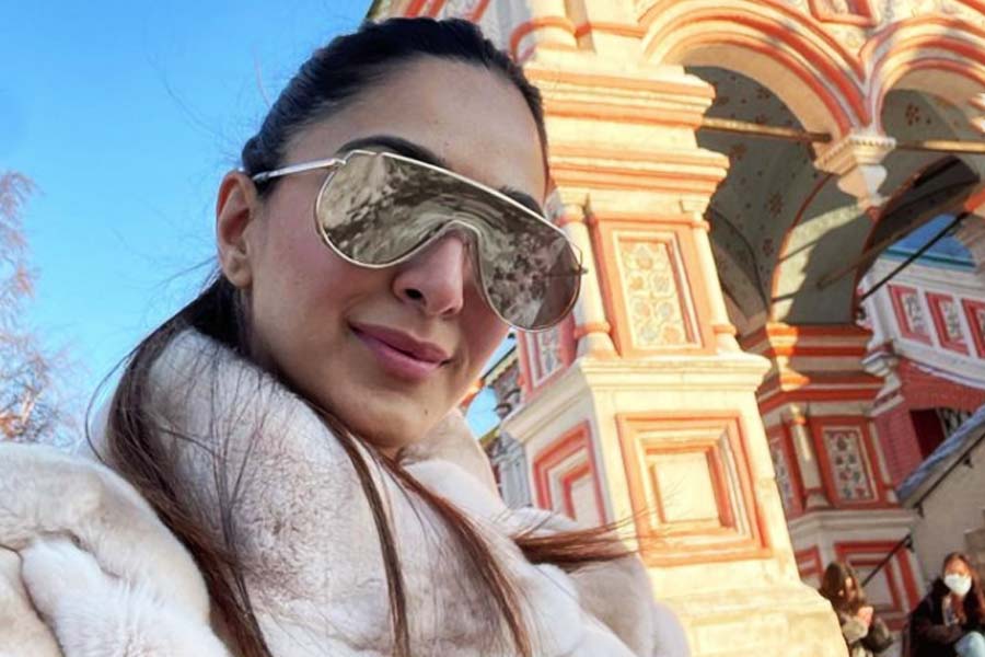 Decked up like Bollywood Actor Kiara Advani in this winter.