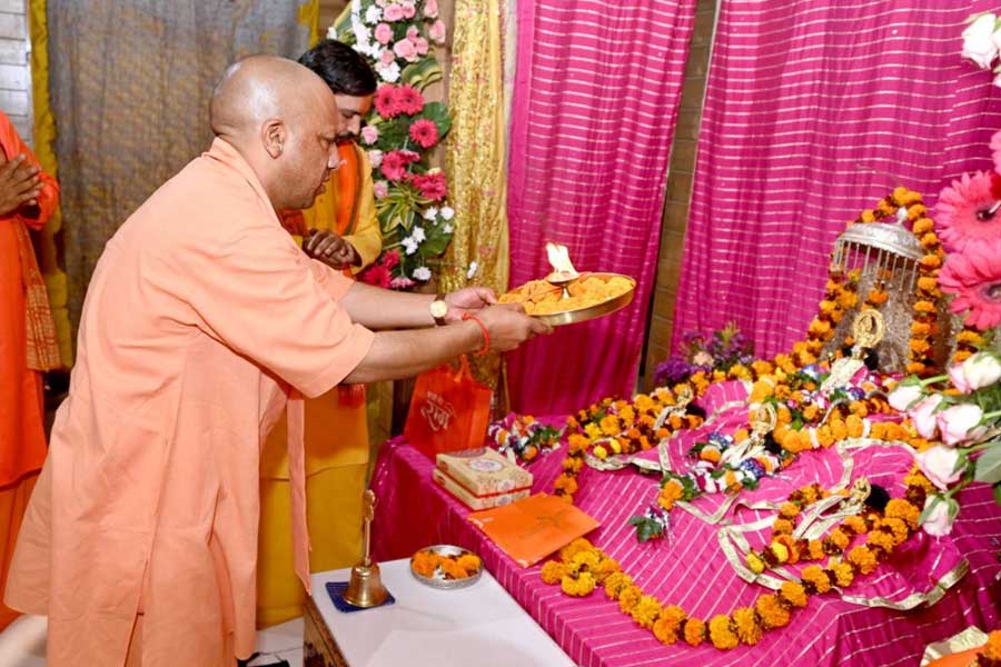 প্রসঙ্গত, ২০১৯ সালের ৯ নভেম্বর ঐতিহাসিক অযোধ্যা মামলার রায় দিয়েছিল সুপ্রিম কোর্ট। অযোধ্যার মূল বিতর্কিত ২.৭৭ একর জমি রামলালাকে দেওয়ার নির্দেশ দিয়েছিল শীর্ষ আদালত। 