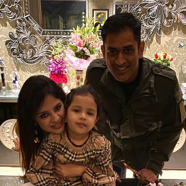 এই স্কুল পড়ুয়াদের সামগ্রিক শিক্ষার দেখভাল করে। তাই কৃষিকাজ থেকে শুরু করে ঘোড়ায় চড়া, সাঁতার, খেলাধুলা— সবই শেখে এখানকার পড়ুয়ারা।