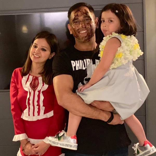 এমনকি, খোলা আকাশের নীচে ছাত্র-ছাত্রীদের নাচ, গান, আঁকা, এমনকি, নানা রকম বাদ্যযন্ত্র শেখার ব্যবস্থাও আছে।