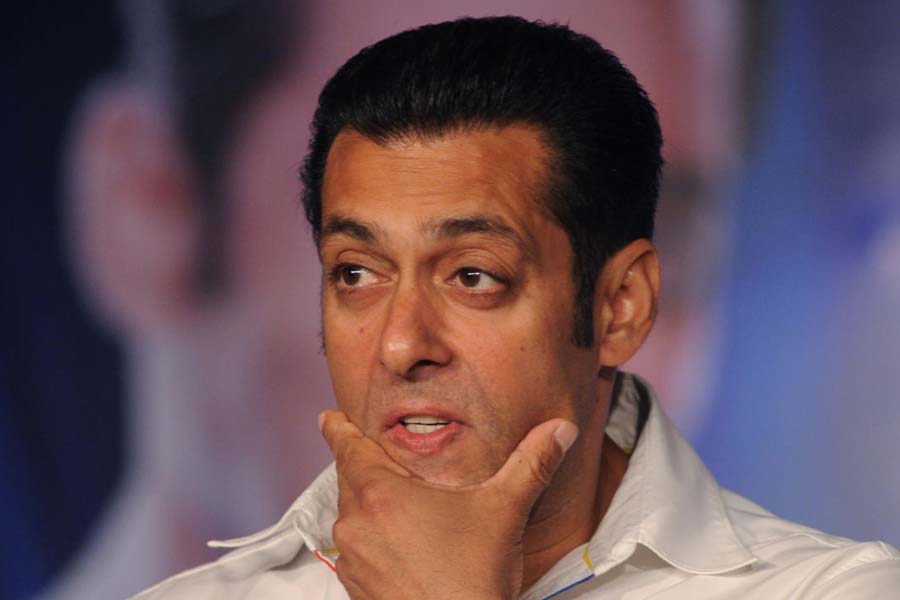 সলমনের দাবি, তাঁর ছবিগুলি মুখ থুবড়ে পড়েছে তা নিয়ে কোনও সন্দেহ নেই। কিন্তু আখেরে তাতে কোনও ক্ষতি হয়নি বলেও জানান অভিনেতা।