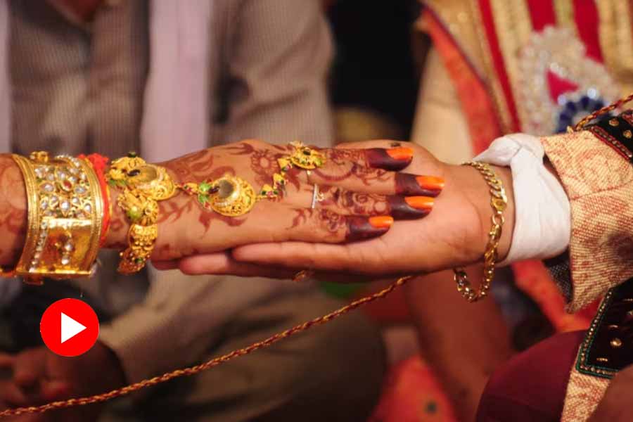 Groom\\\'s wedding with four brides in same day is going viral.